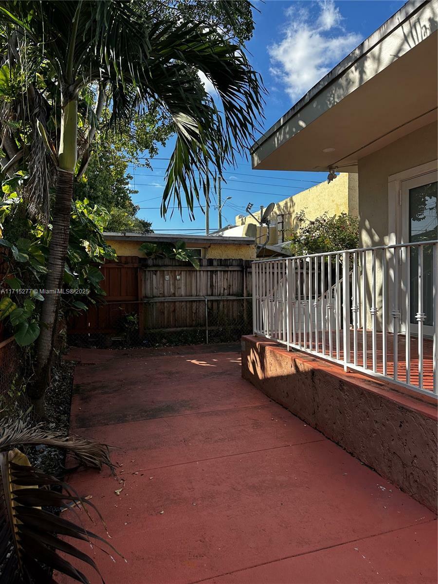 1870 NW 5th St 0  Miami FL 33125 photo