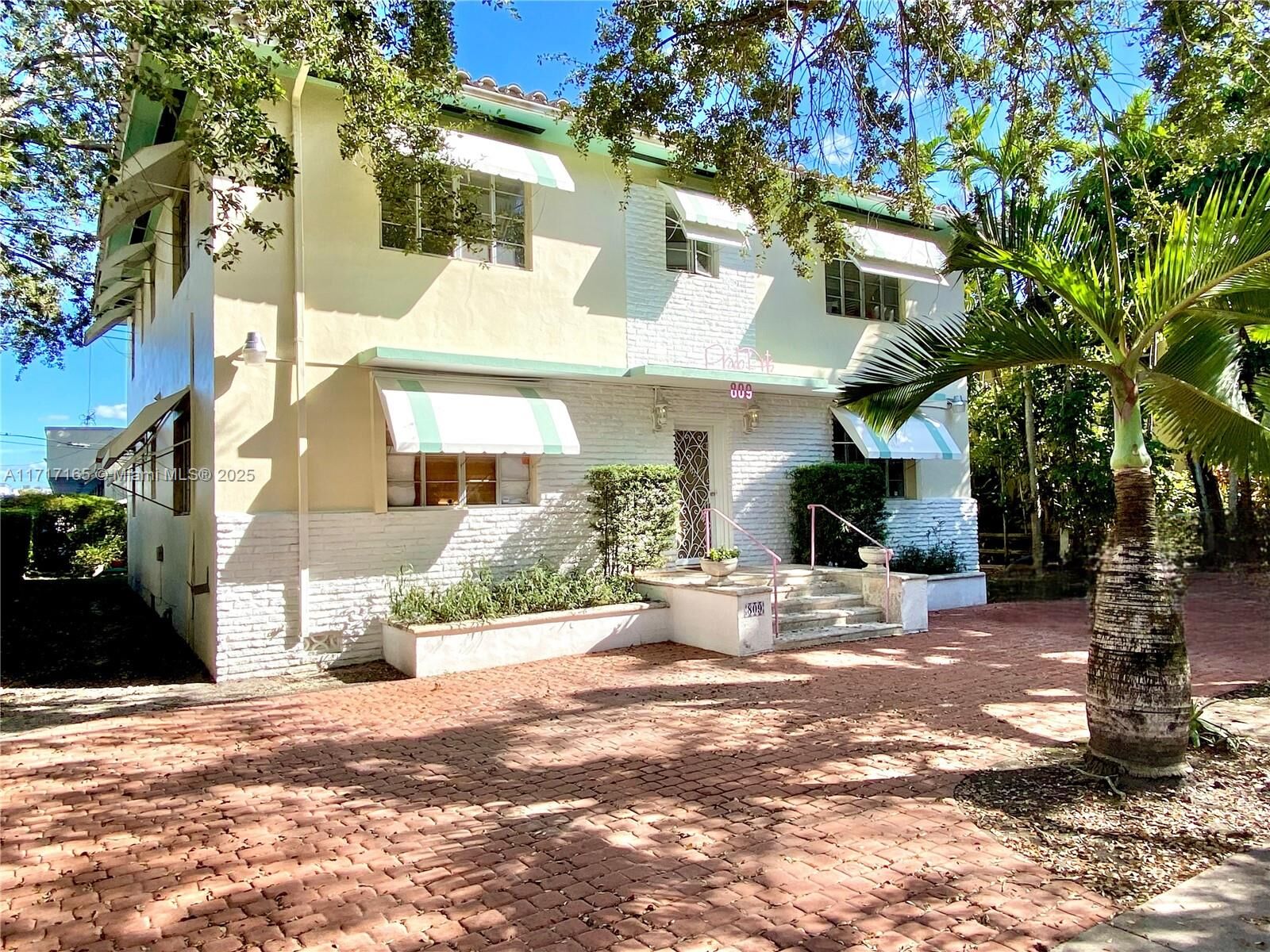 Property Photo: 809 Ferdinand St 3 FL 33134