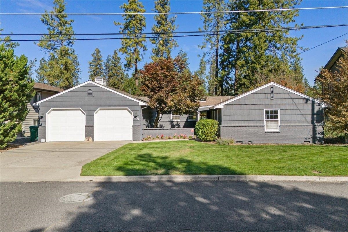 Property Photo:  1107 E 54th Ave  WA 99223 