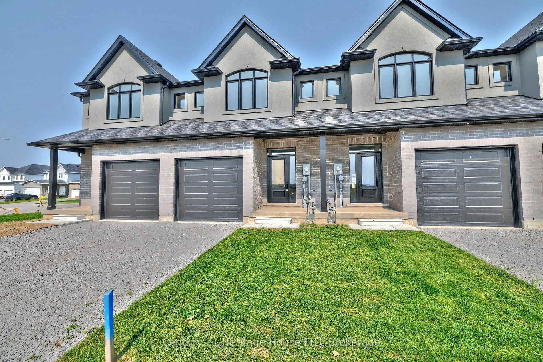 Property Photo:  106 Elvira Way  ON L2V 0B7 