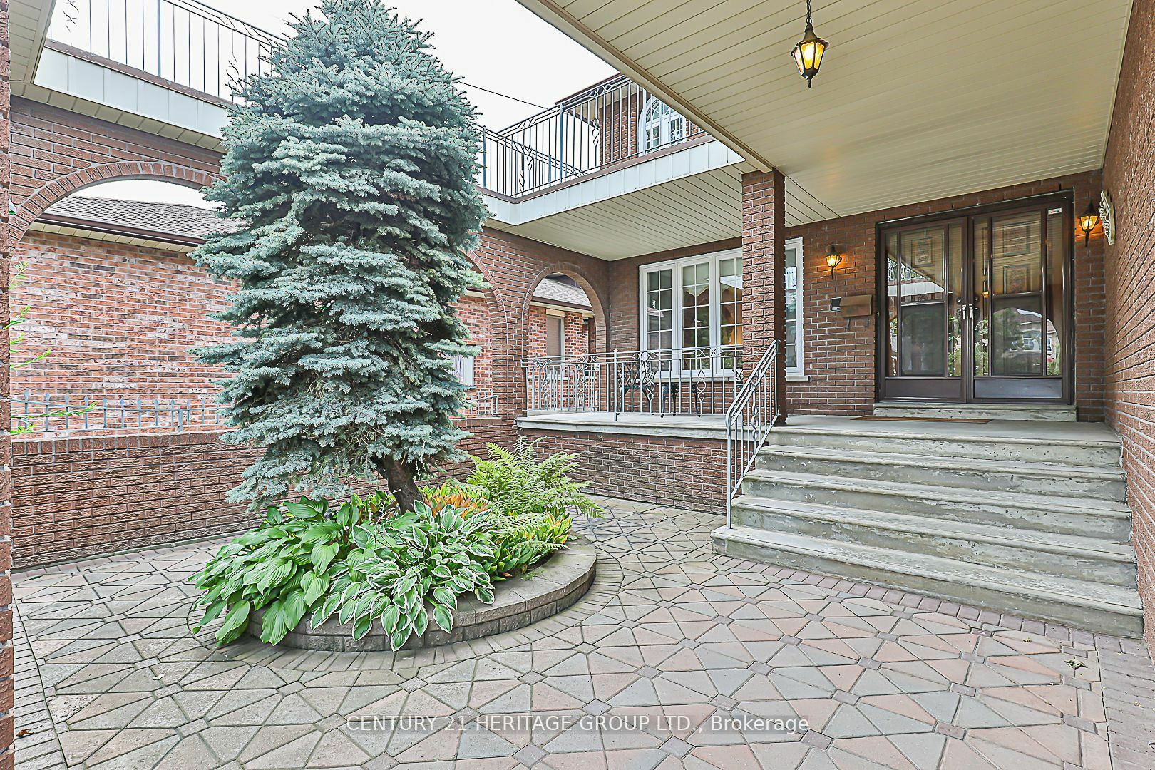 Property Photo:  33 May Ave  ON L4C 3S7 