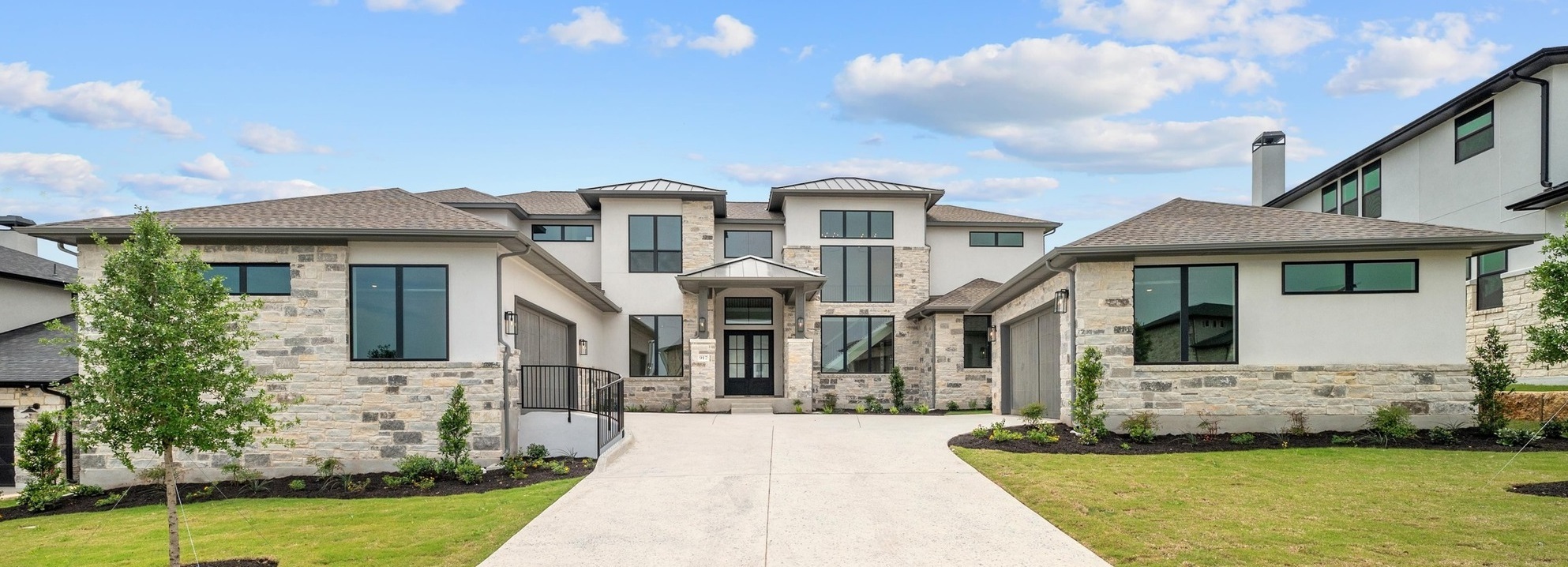 Property Photo: 917 Bristol Creek Bend TX 78738