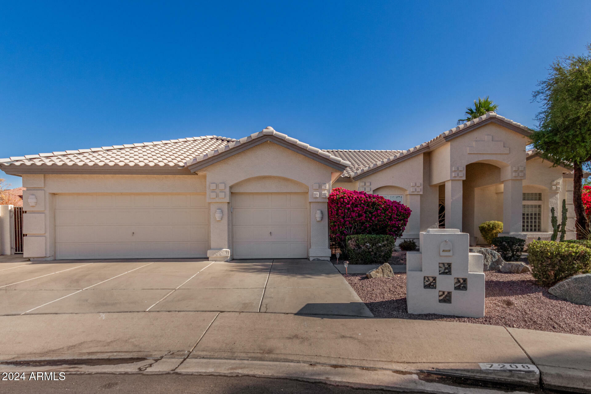 Property Photo:  7208 W Sack Drive  AZ 85308 