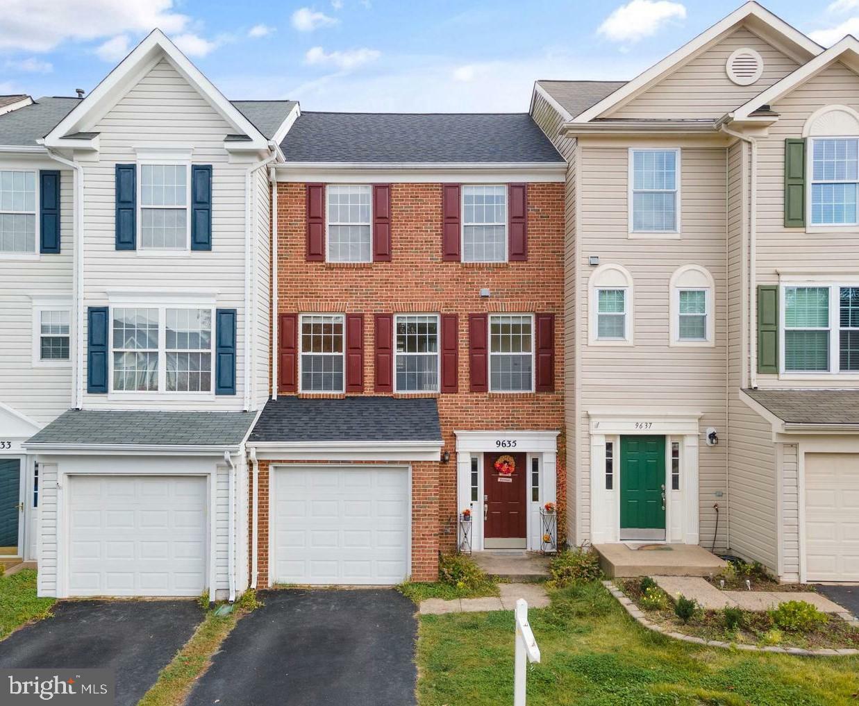 Property Photo: 9635 Bedder Stone Place VA 20136