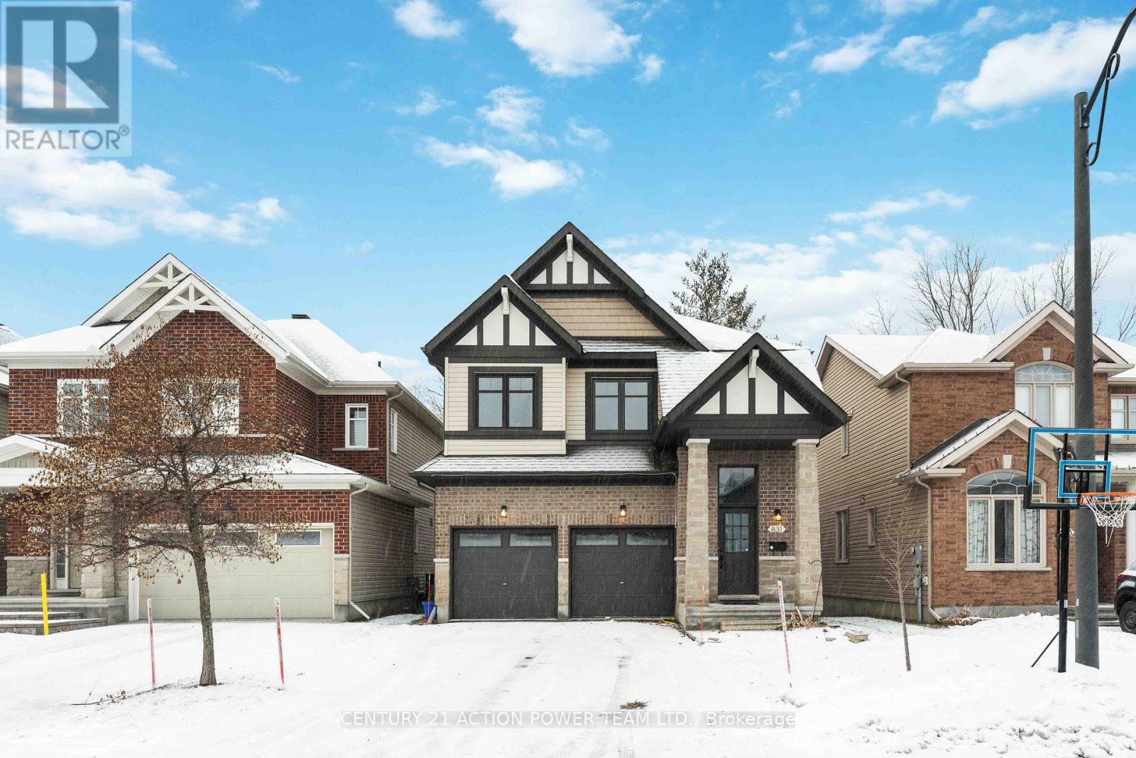 831 Contour Street  Ottawa ON K1W 0G6 photo