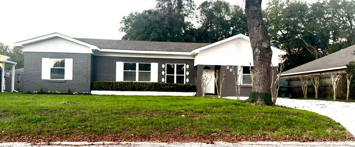 Property Photo:  351 NE Kepner Drive  FL 32548 