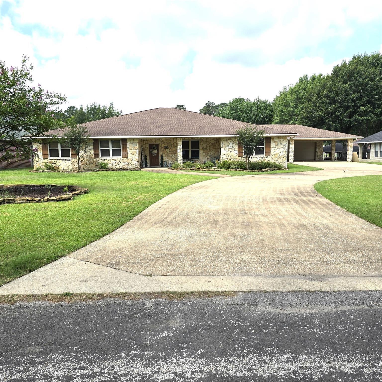 Property Photo: 26 Westpoint Drive TX 75862