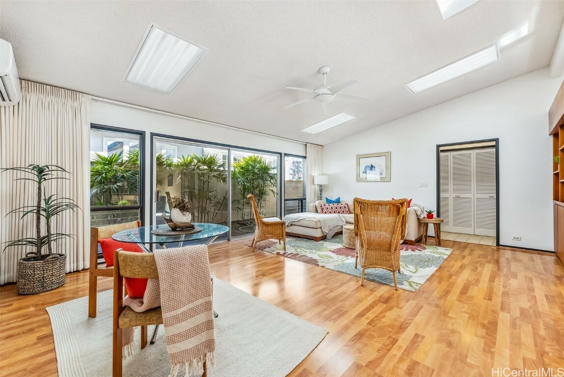 856 18th Avenue  Honolulu HI 96816 photo