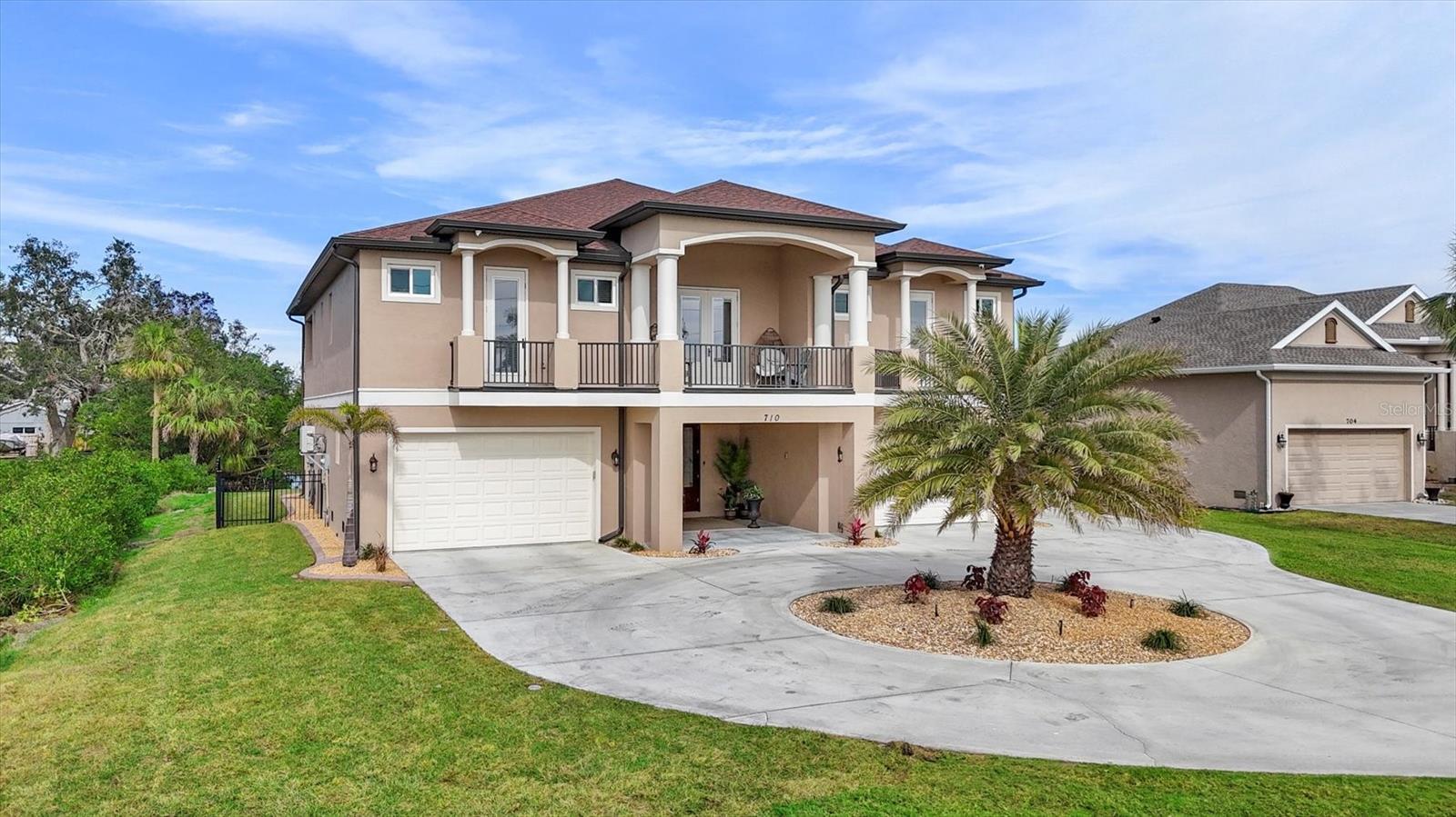 Property Photo: 710 Albee Road W FL 34275