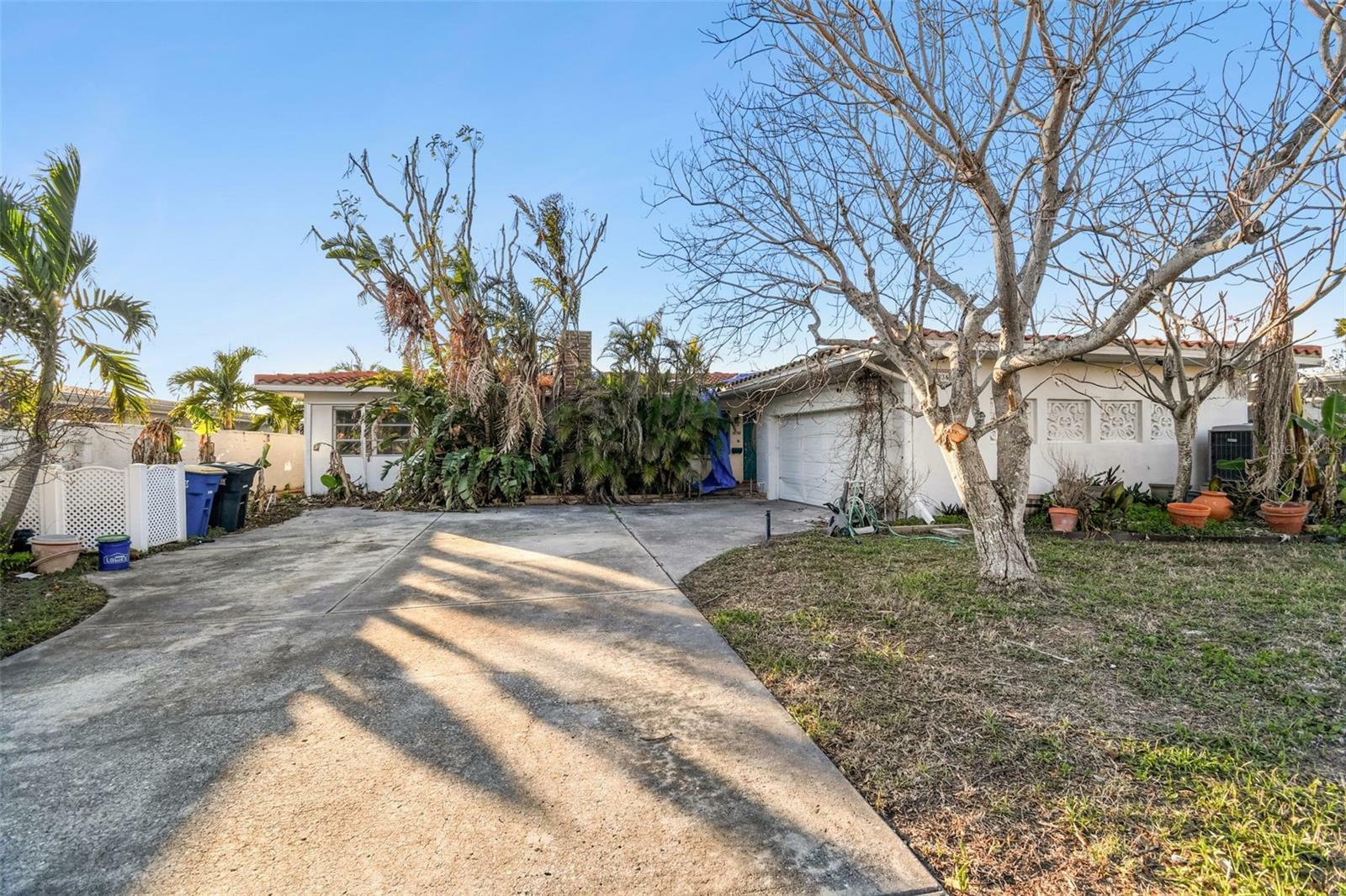 Property Photo:  1836 Venetian Point Drive  FL 33755 