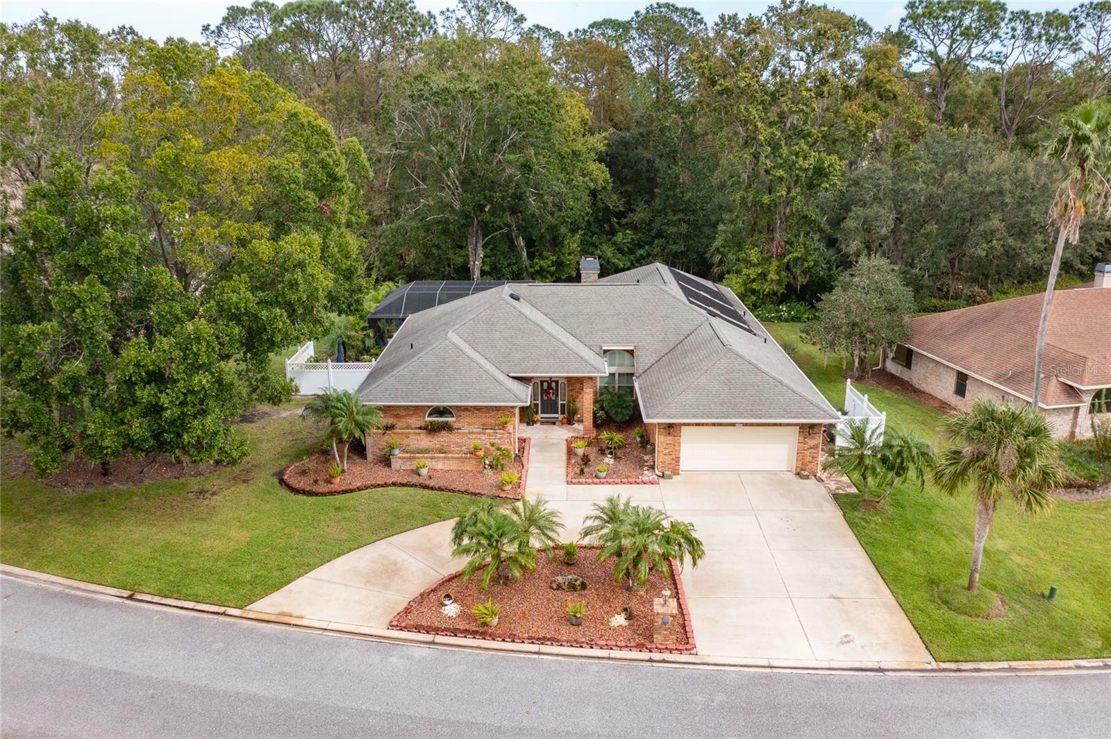 Property Photo:  1937 Spruce Creek Landing  FL 32128 