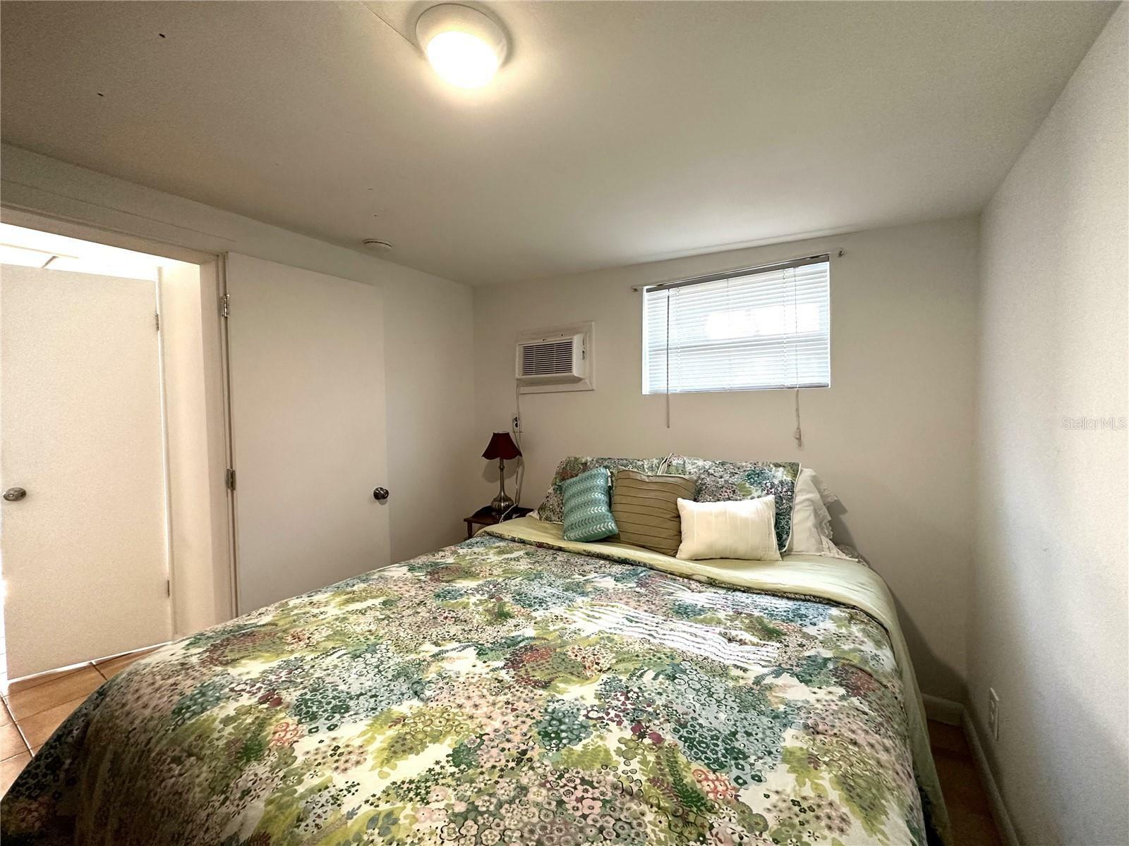 Property Photo:  206 E 9th Avenue  FL 32757 