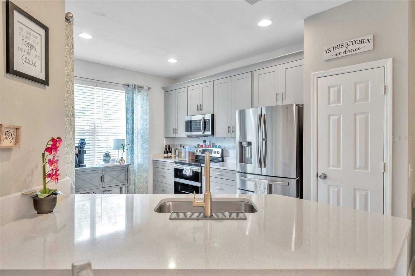 Property Photo: 528 Black Lion Drive NE FL 33716