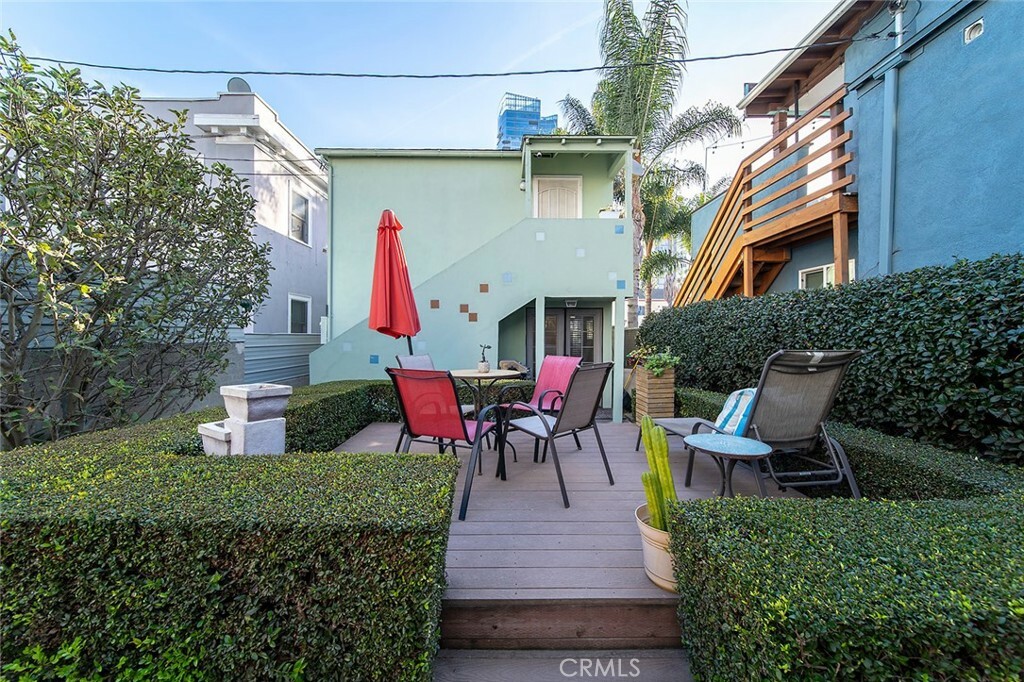 Property Photo:  713 E 1st Street  CA 90802 