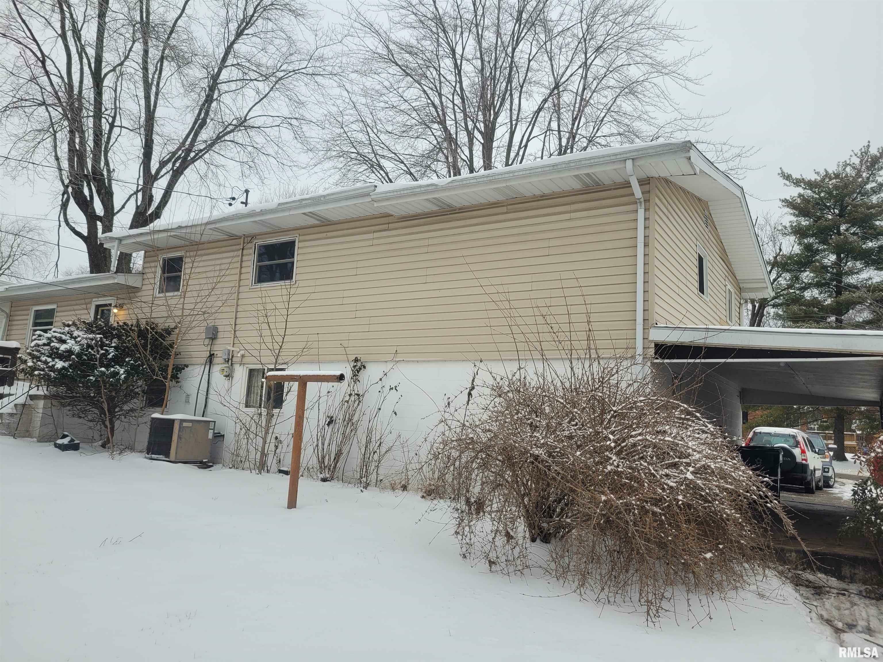 Property Photo:  2715 Jamison Boulevard  IL 62864 