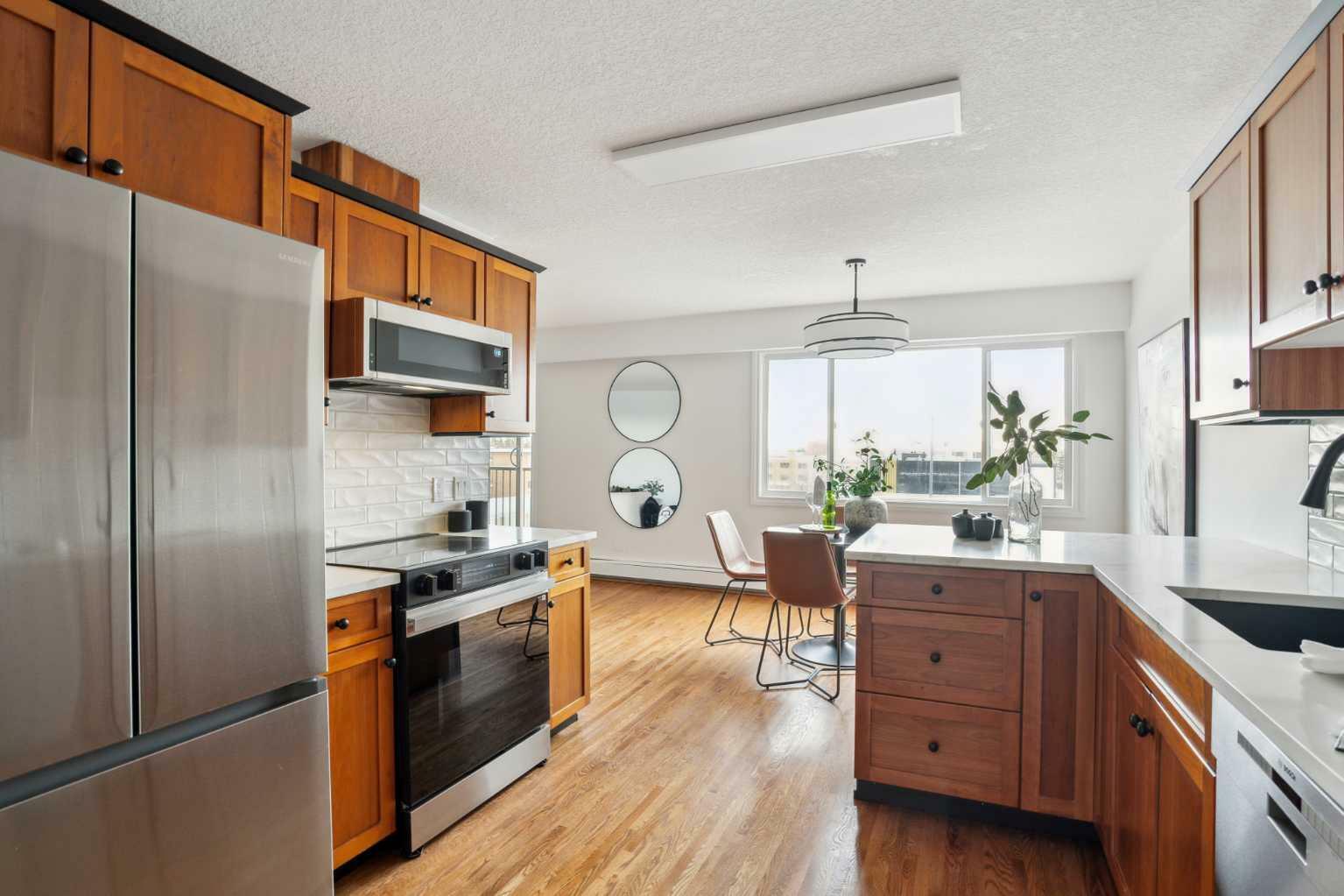 Property Photo:  4915 8 Street SW 35  AB T2S 2P1 