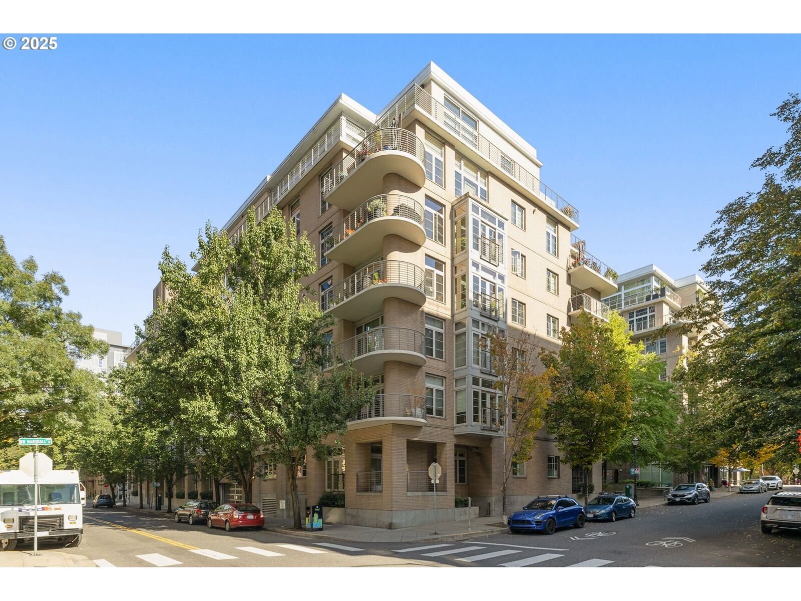 Property Photo:  1130 NW 12th Ave 408  OR 97209 