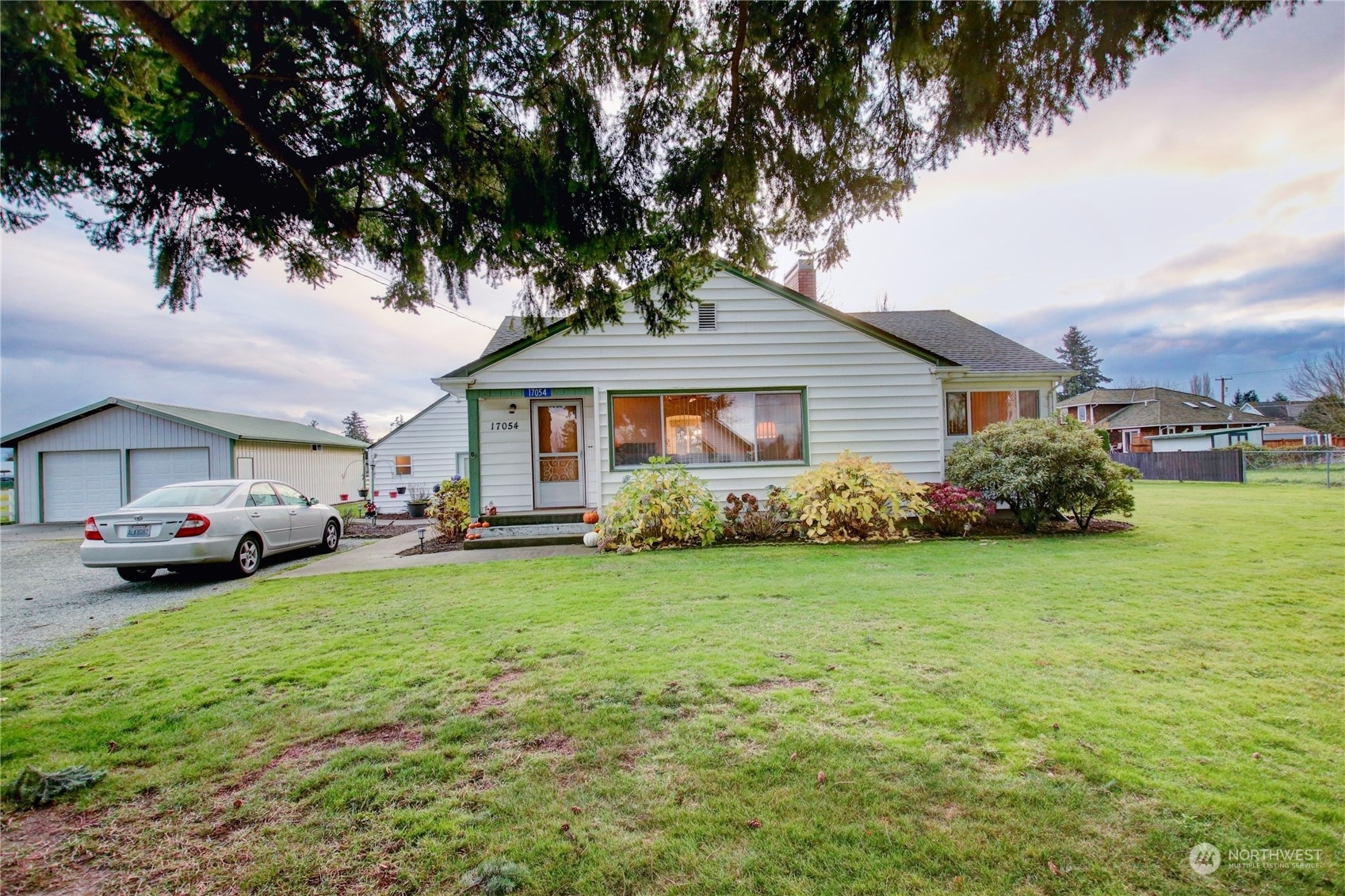 Property Photo:  17054  Avon Street  WA 98273 