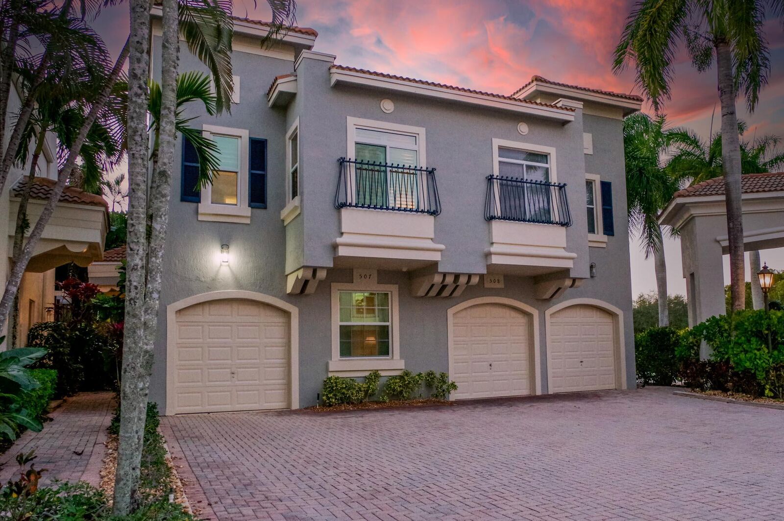Property Photo: 507 Resort Lane FL 33418