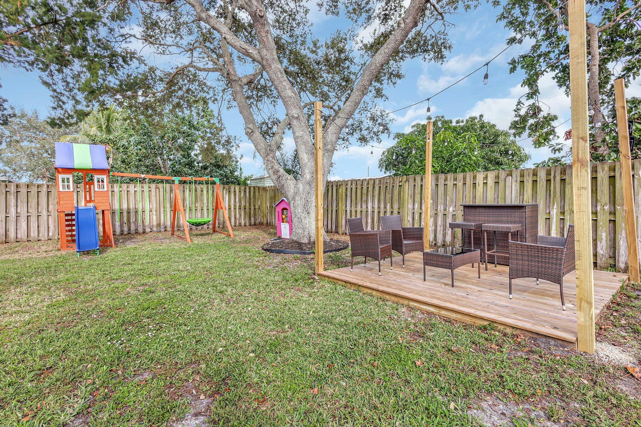 Property Photo:  265 NE Mainsail Street  FL 34983 