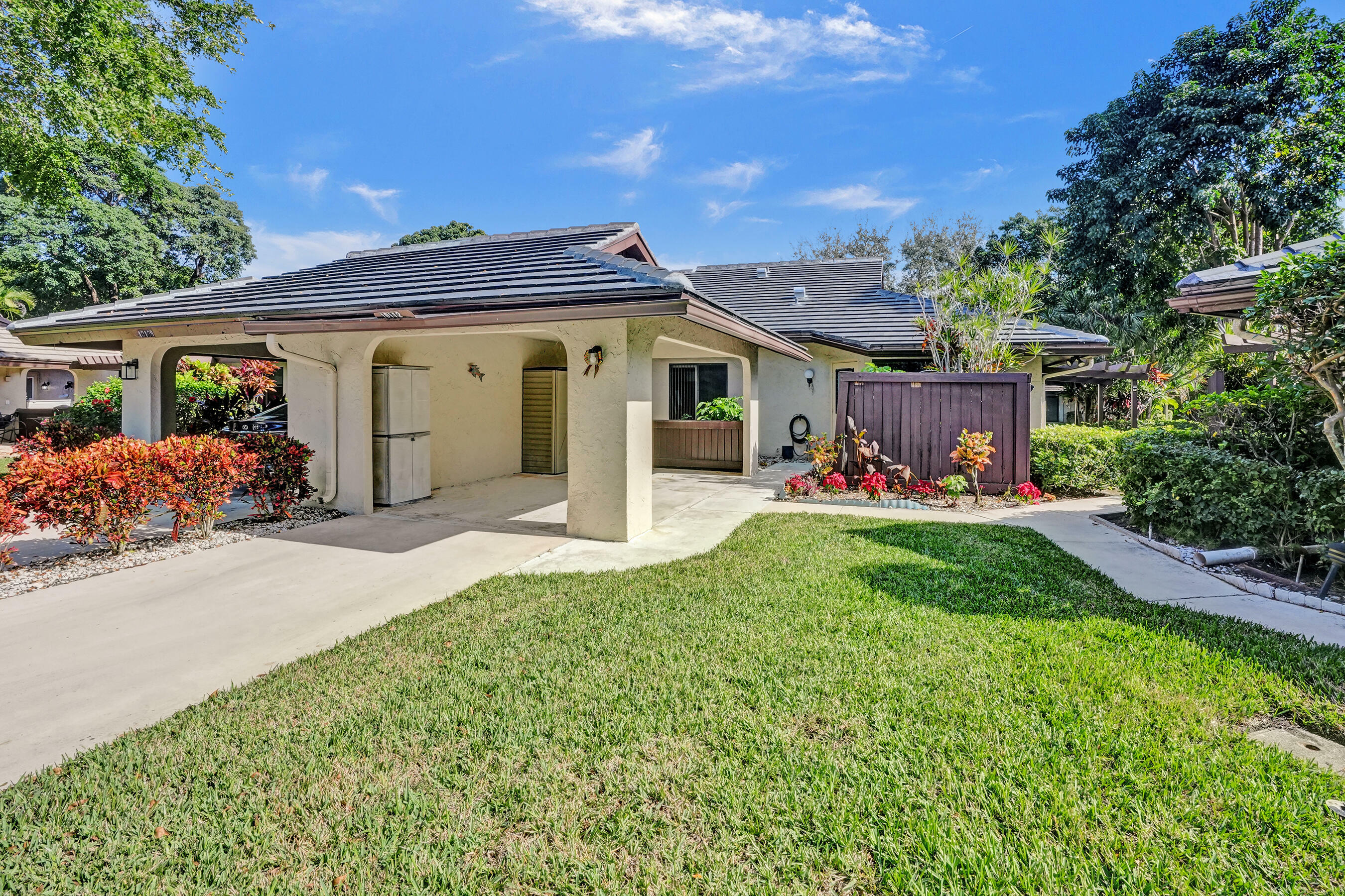 Property Photo:  10112 Marwood Place  FL 33437 