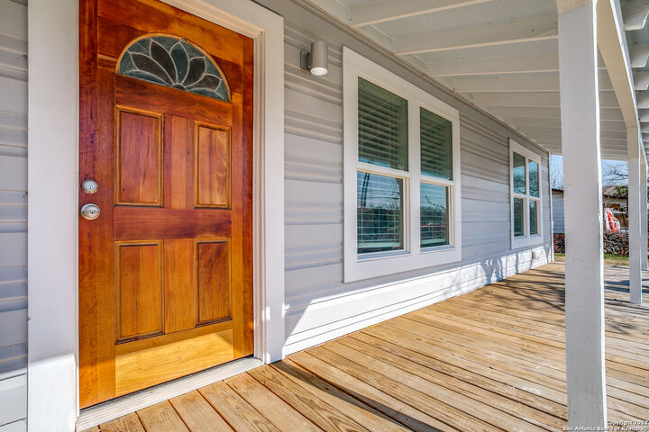 Property Photo: 311 Clarence St TX 78212