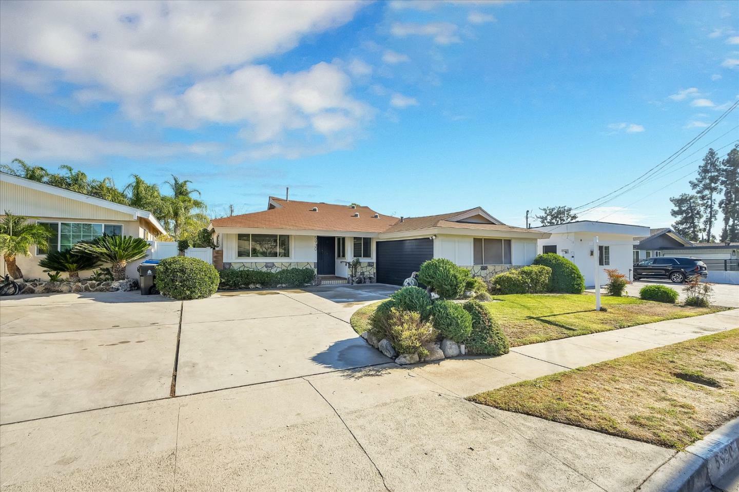 Property Photo:  5930 Wilkinson Avenue  CA 91607 