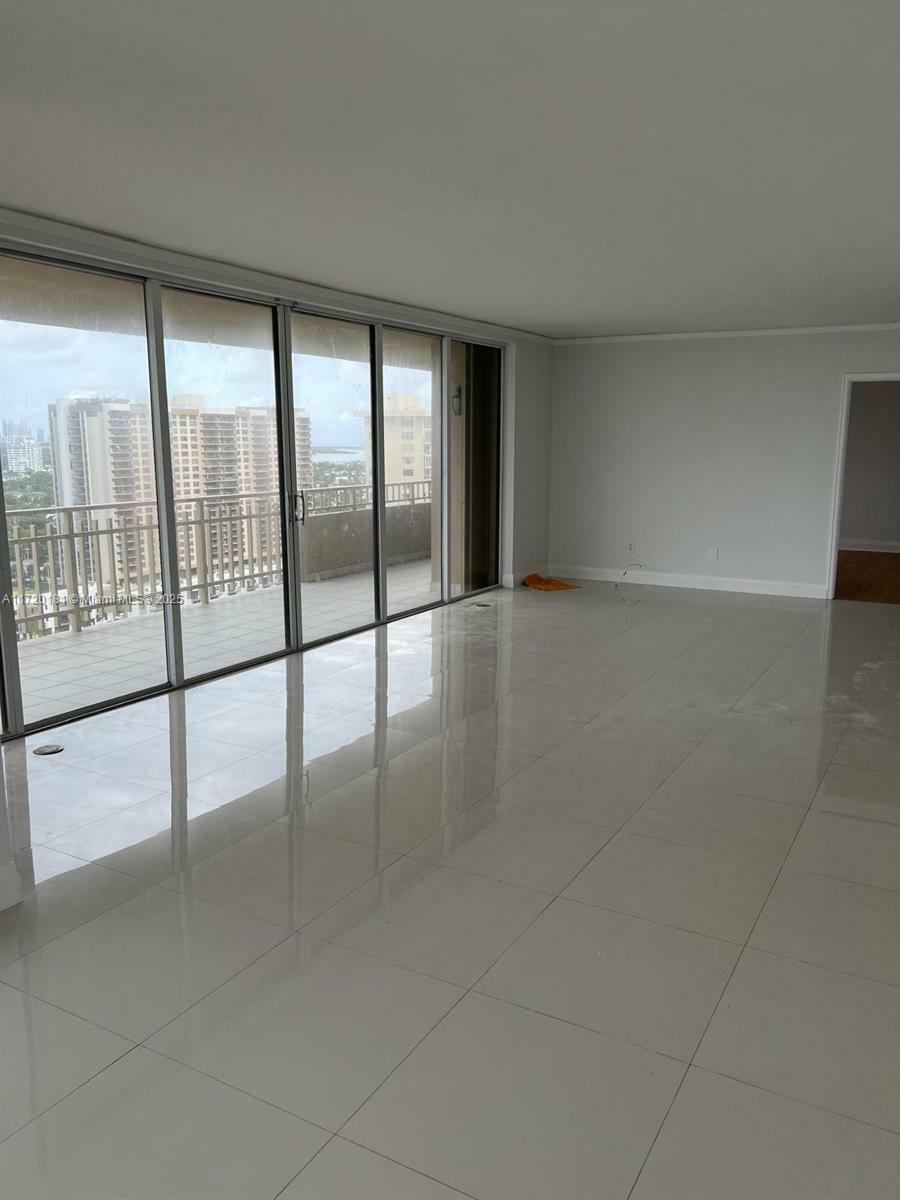 Property Photo:  11113 Biscayne Blvd 1952  FL 33181 