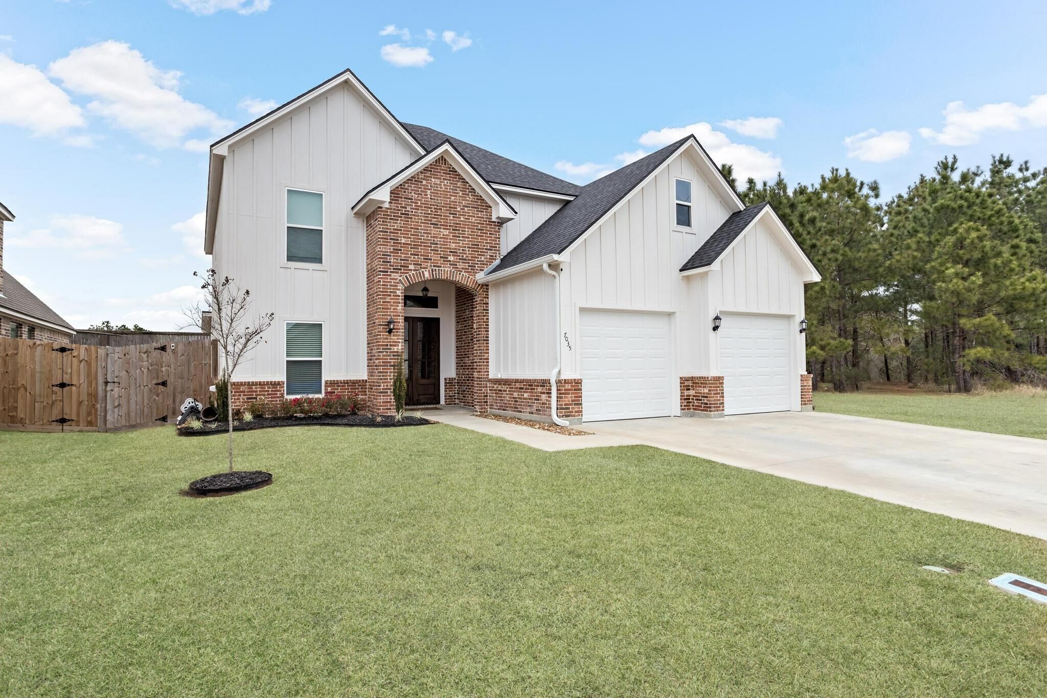 Property Photo: 7035 Woodridge Dr. TX 77657