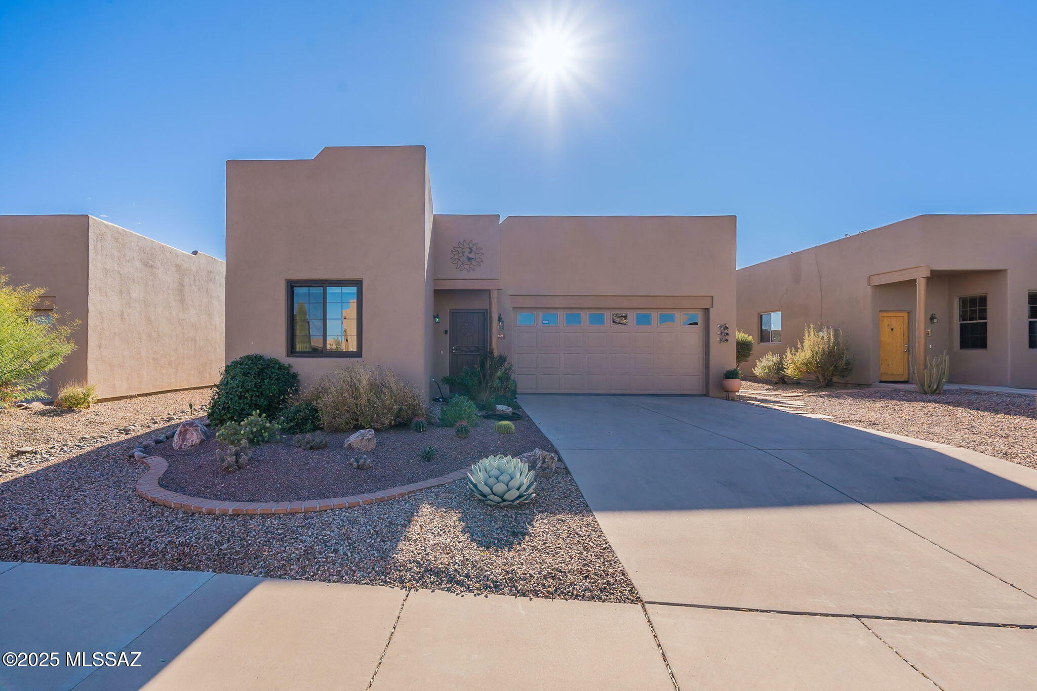 Property Photo:  949 W Va De La Fonda  AZ 85614 