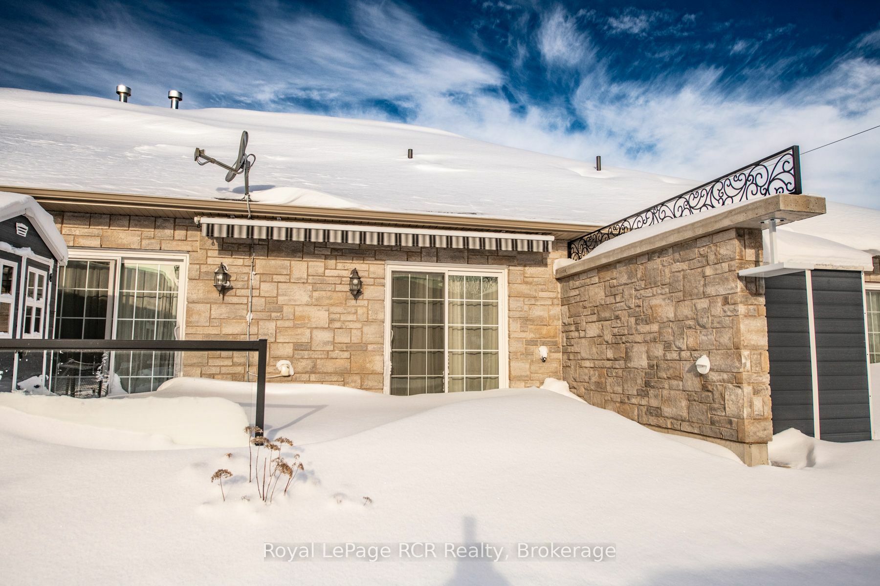 Property Photo:  102 Broomer Cres  ON N0G 2L4 