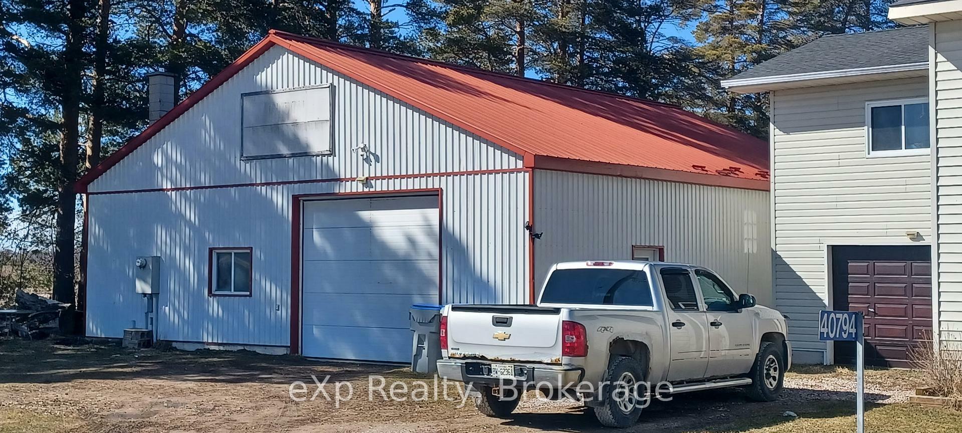 Property Photo:  40794 Howick Turnberry Road N  ON N0G 2W0 