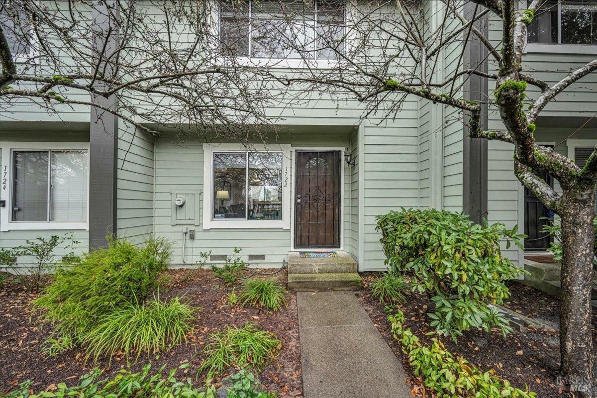 Property Photo: 1722 Oldfield Way CA 95401