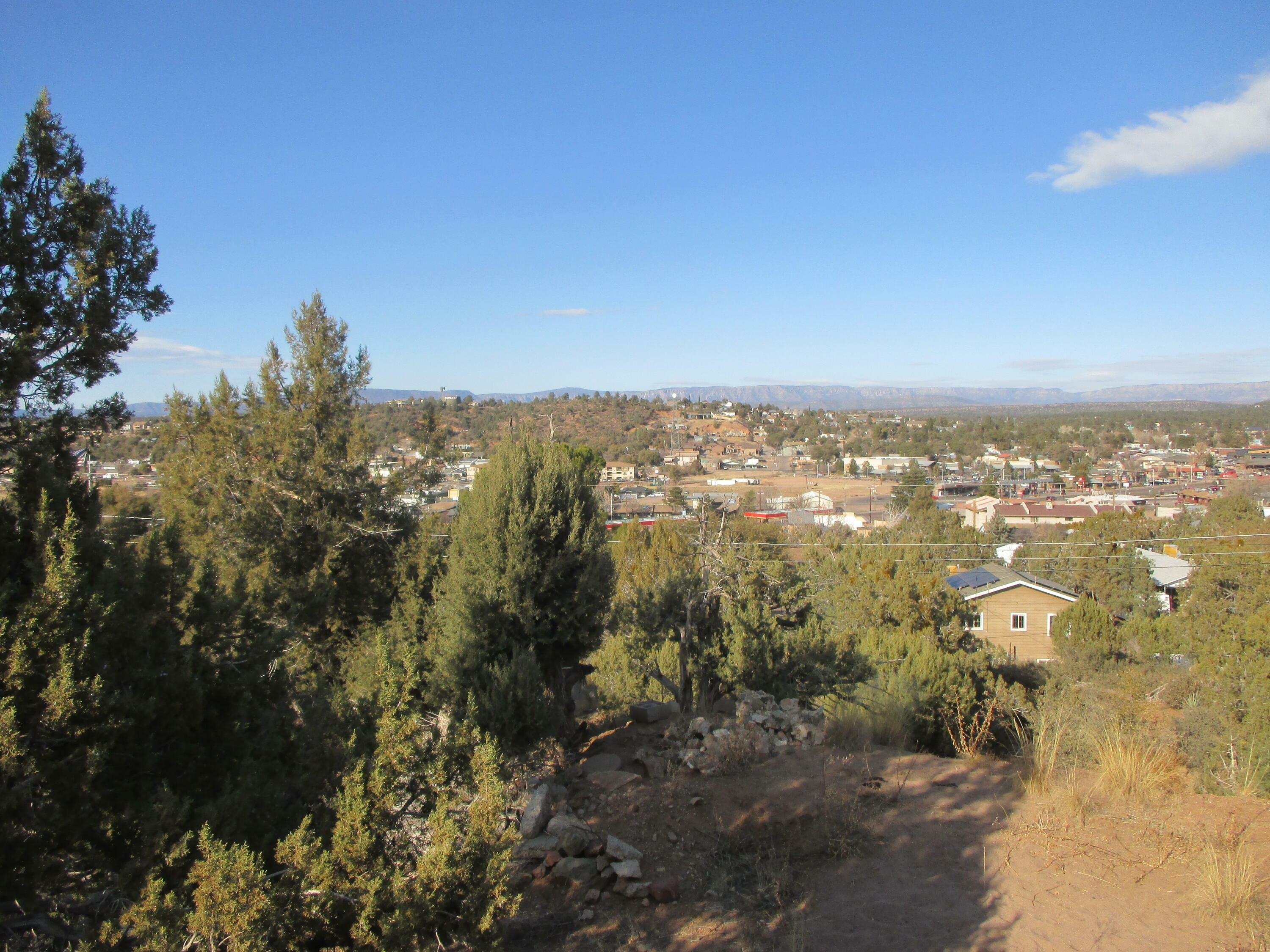 Property Photo:  208 E Ridge Lane  AZ 85541 