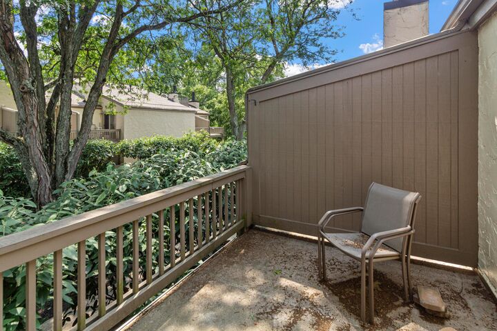 Property Photo: 1301 Lake Shore Drive OH 43204