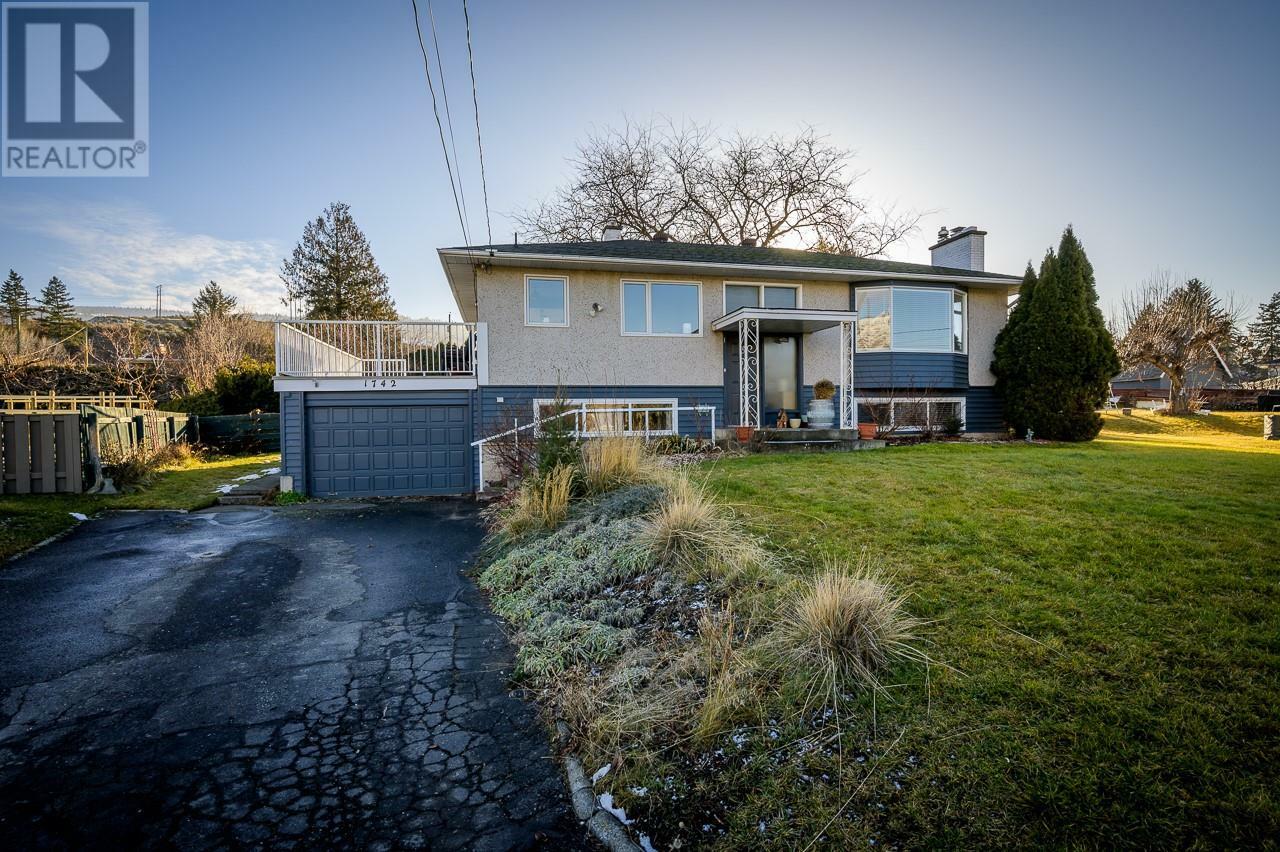 1742 Apple Lane  Kamloops BC V2C 4M9 photo