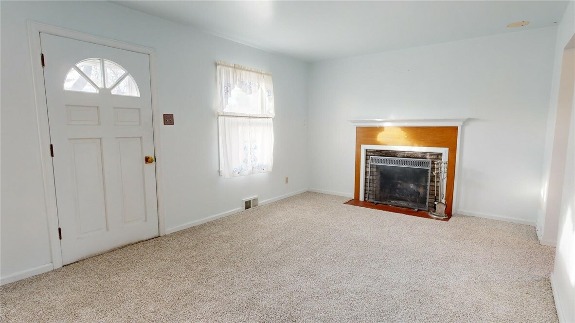 Property Photo:  324 E Maywood Court  IL 62526 