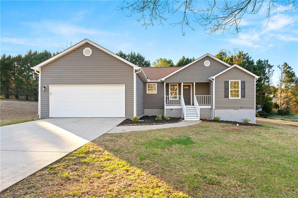Property Photo:  124 Woodcrest Way  GA 30253 