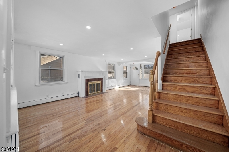 Property Photo:  7 Weaver St  NJ 07424 