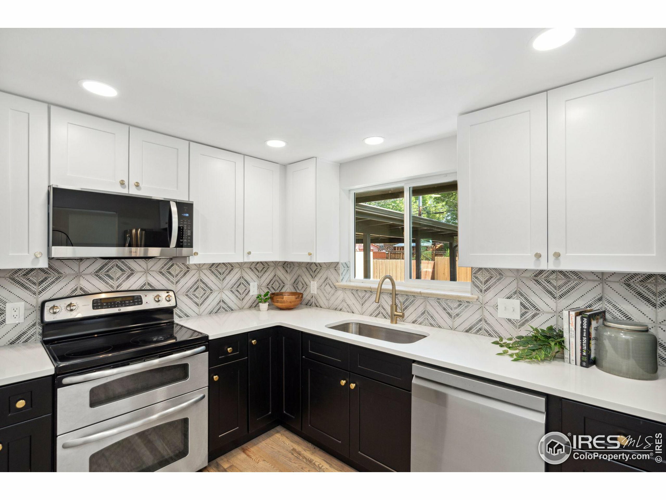 Property Photo: 1232 Lincoln St CO 80501