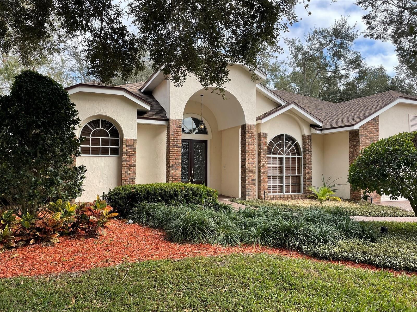Property Photo:  7725 Apple Tree Circle  FL 32819 