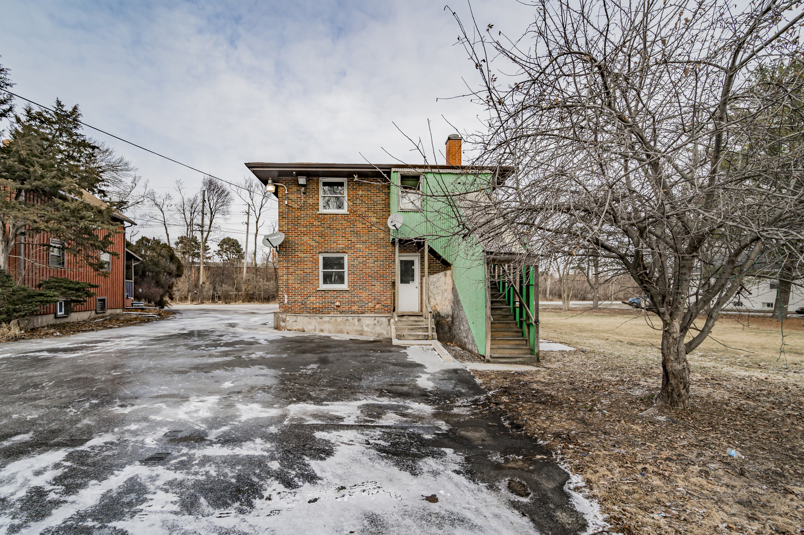 Property Photo:  502 Crescent Street  IL 60187 