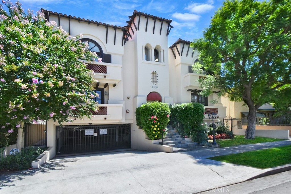 Property Photo:  4360 Ventura Canyon Avenue 12  CA 91423 