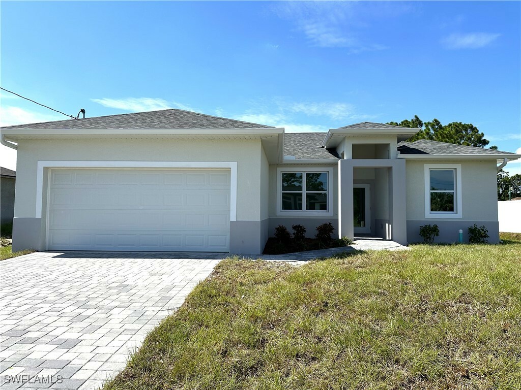 Property Photo:  2605 10th Street SW  FL 33976 