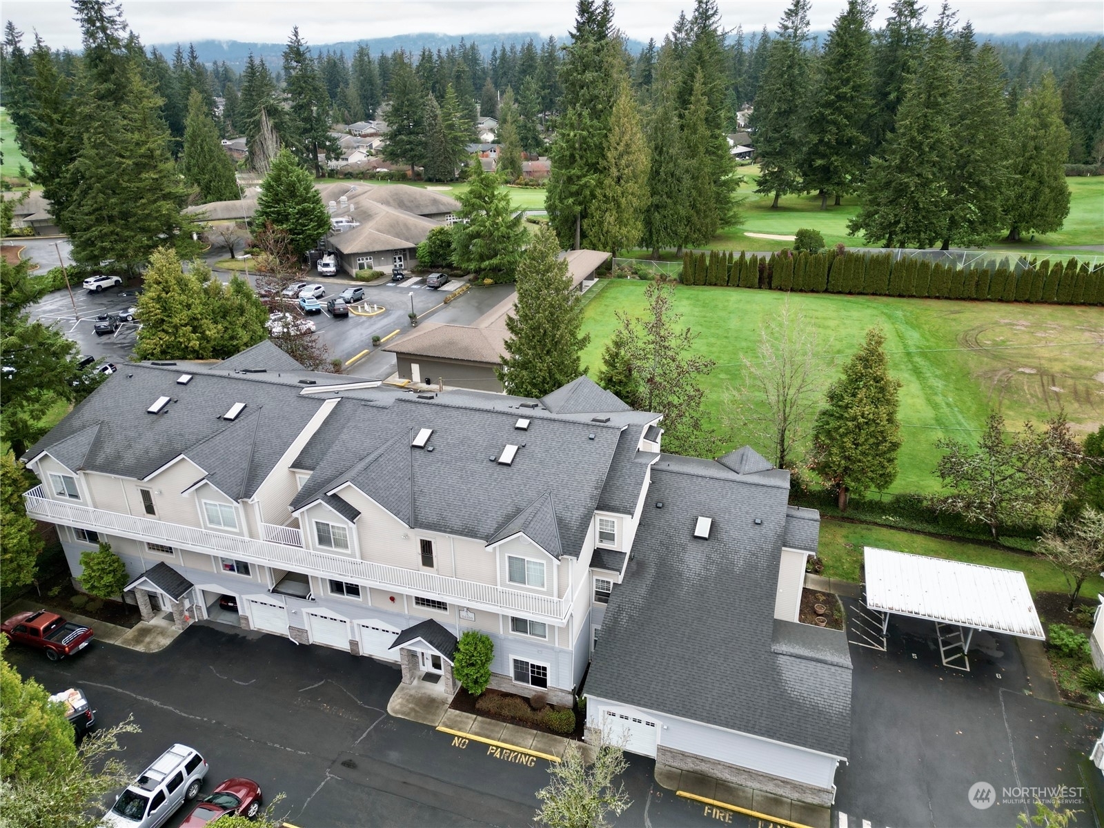 Property Photo:  14100 SE 171st Way A203  WA 98058 