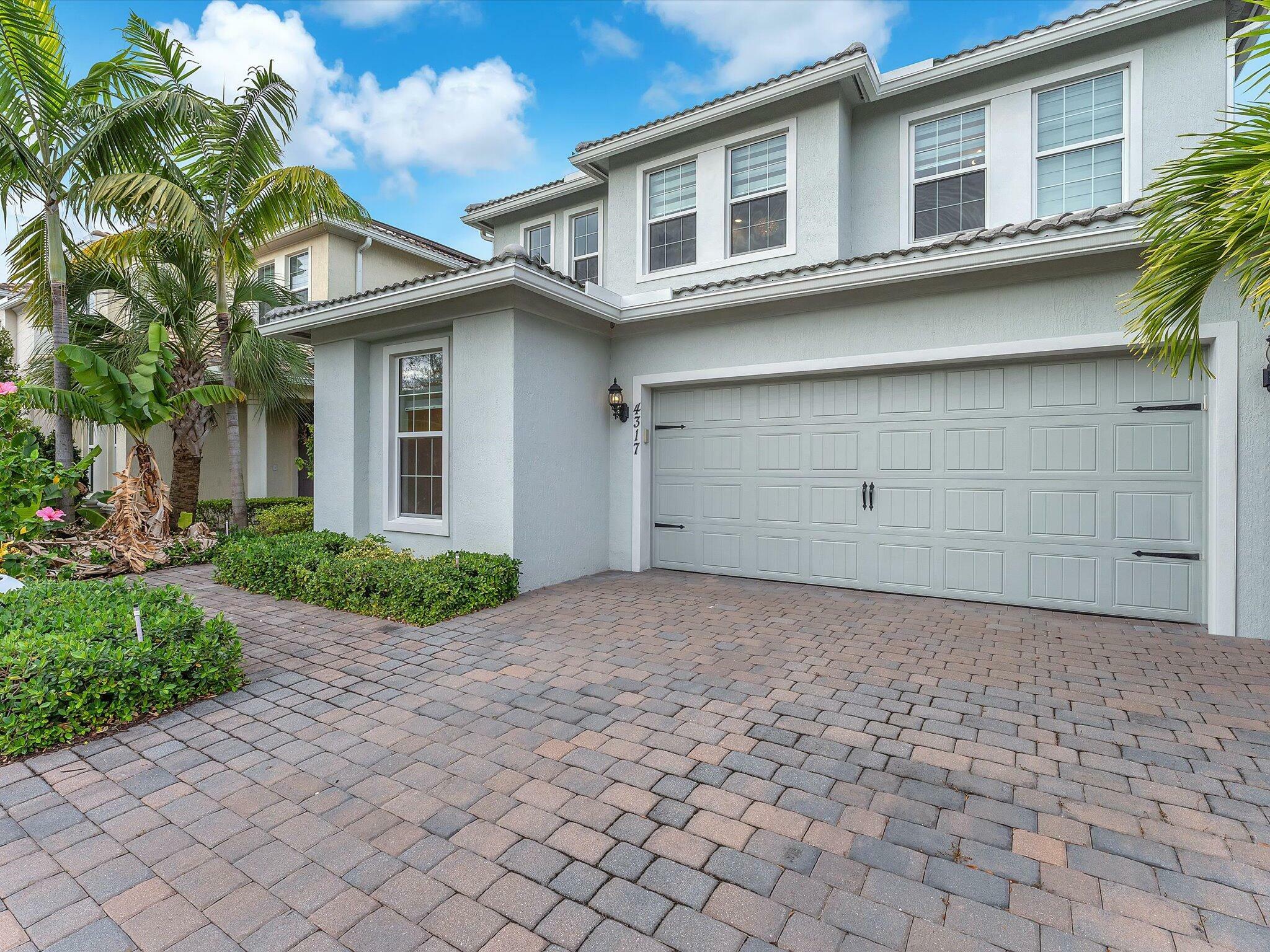 Property Photo:  4317 Ficus Street  FL 33021 