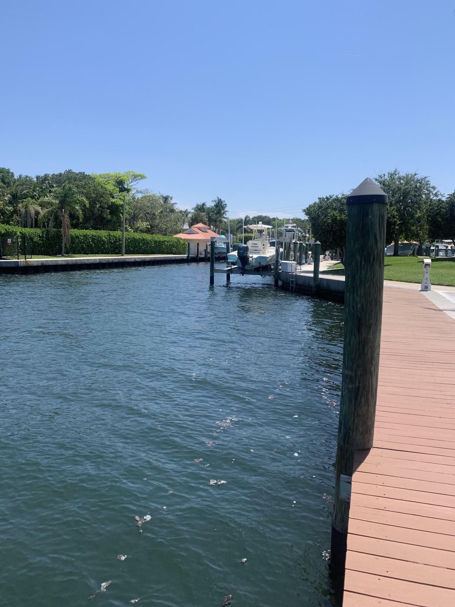 Property Photo:  1405 NE Indian River Drive 22  FL 34957 