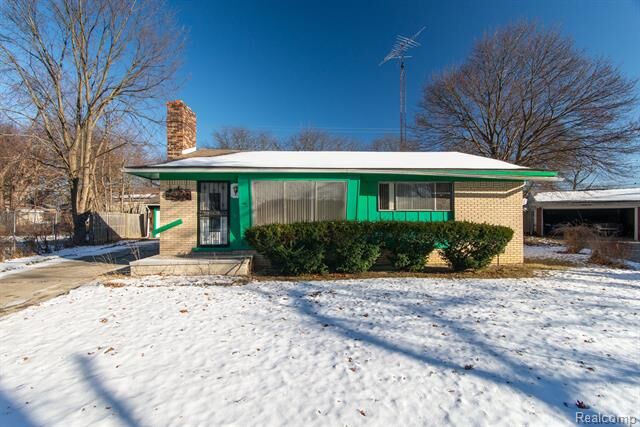 Property Photo:  5410 Leslie Drive  MI 48504 