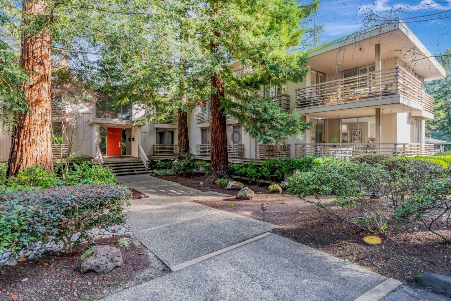 Property Photo:  1100 Sharon Park Drive 21  CA 94025 