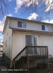 Property Photo:  286 Giffords Lane  NY 10308 